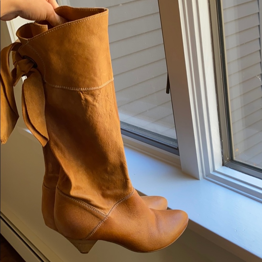 Light brown (camel color) leather boots